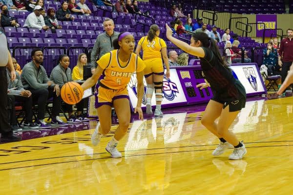20230114-UMHB-wbb-vs-McMurry067