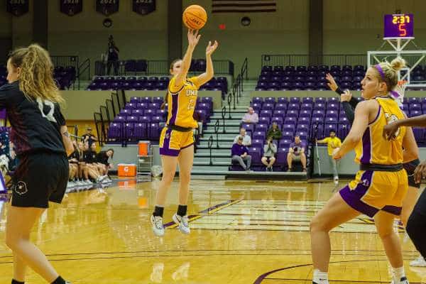 20230114-UMHB-wbb-vs-McMurry074