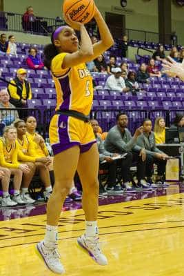 20230114-UMHB-wbb-vs-McMurry106