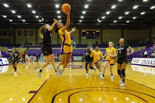 20230114-UMHB-wbb-vs-McMurry111