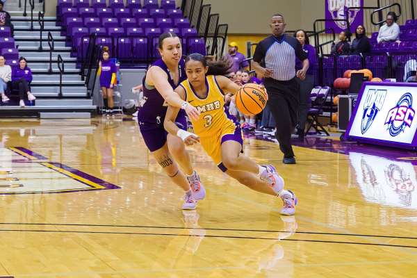 20230211-UMHB-g1-Wbb-vs-Ozarks-007
