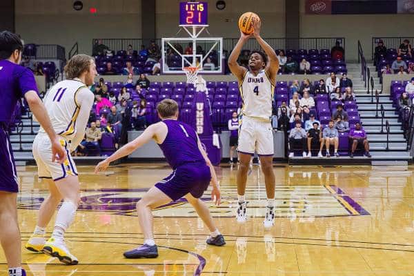 20230211-UMHB-g2-Mbb-vs-Ozarks-020
