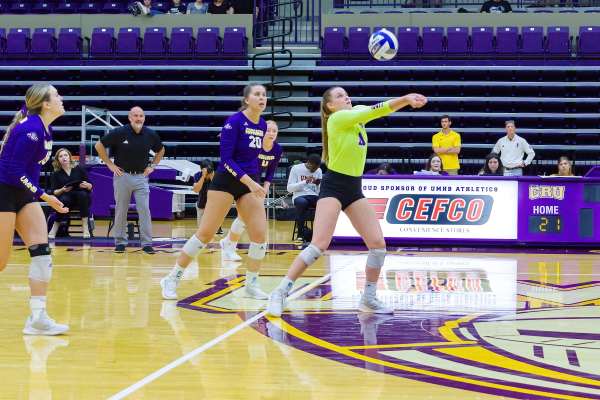 20230923-UMHB-vb-vs-McMurry-022