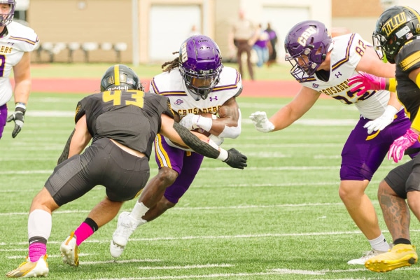 20231007-UMHB-fb-at-TLU-030