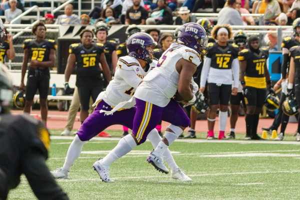 20231007-UMHB-fb-at-TLU-113