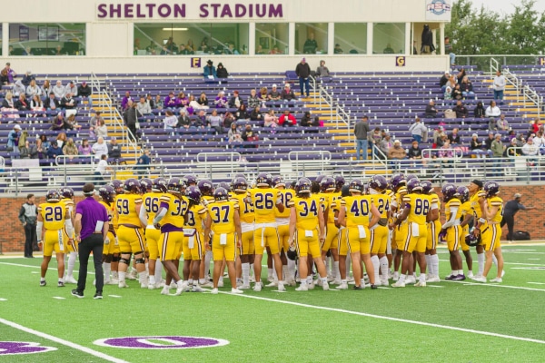 20231028-UMHB-fb-at-HSU-004