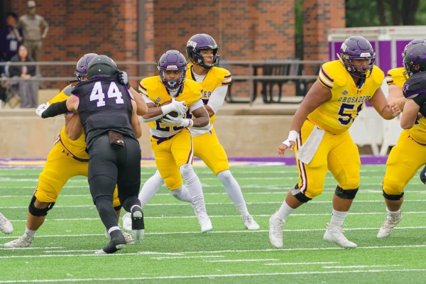 20231028-UMHB-fb-at-HSU-013