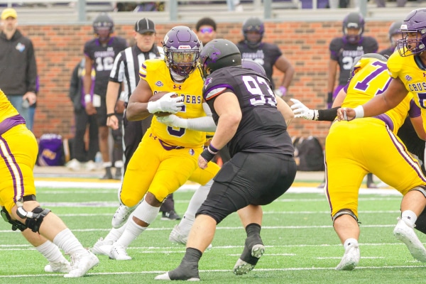 20231028-UMHB-fb-at-HSU-030
