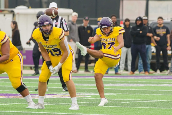 20231028-UMHB-fb-at-HSU-069