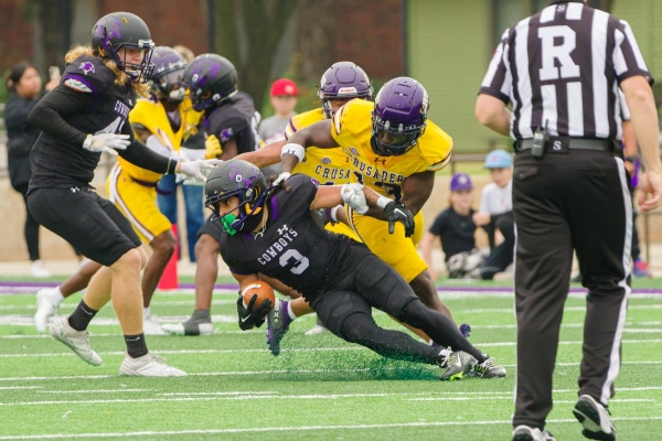 20231028-UMHB-fb-at-HSU-090