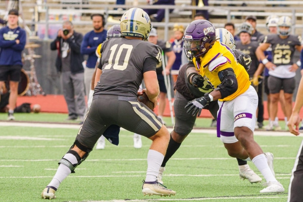 20231111-UMHB-fb-at-HPU-052