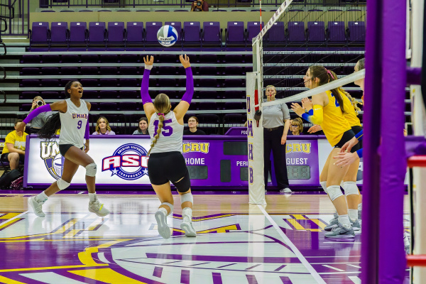 20241019-UMHB-vb-vs-LETU-021