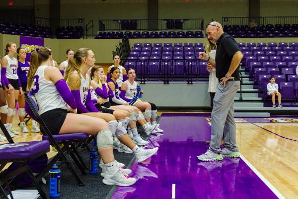 20241019-UMHB-vb-vs-LETU-129